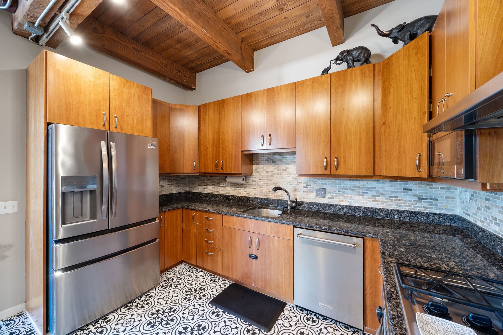 2222 N Racine Avenue Unit: 12