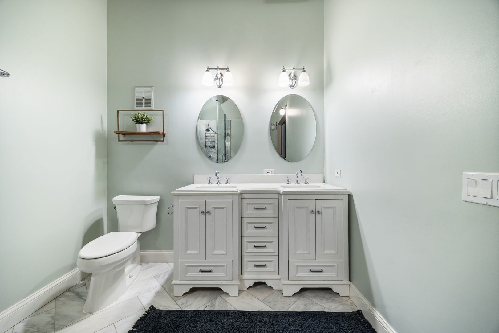 2222 N Racine Avenue Unit: 12