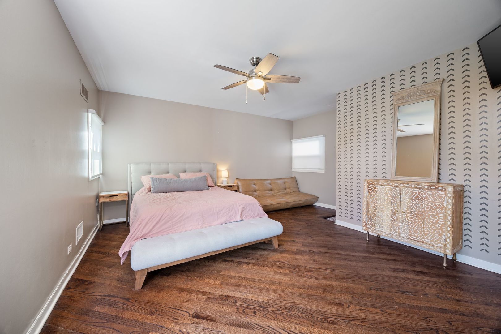 2222 N Racine Avenue Unit: 12