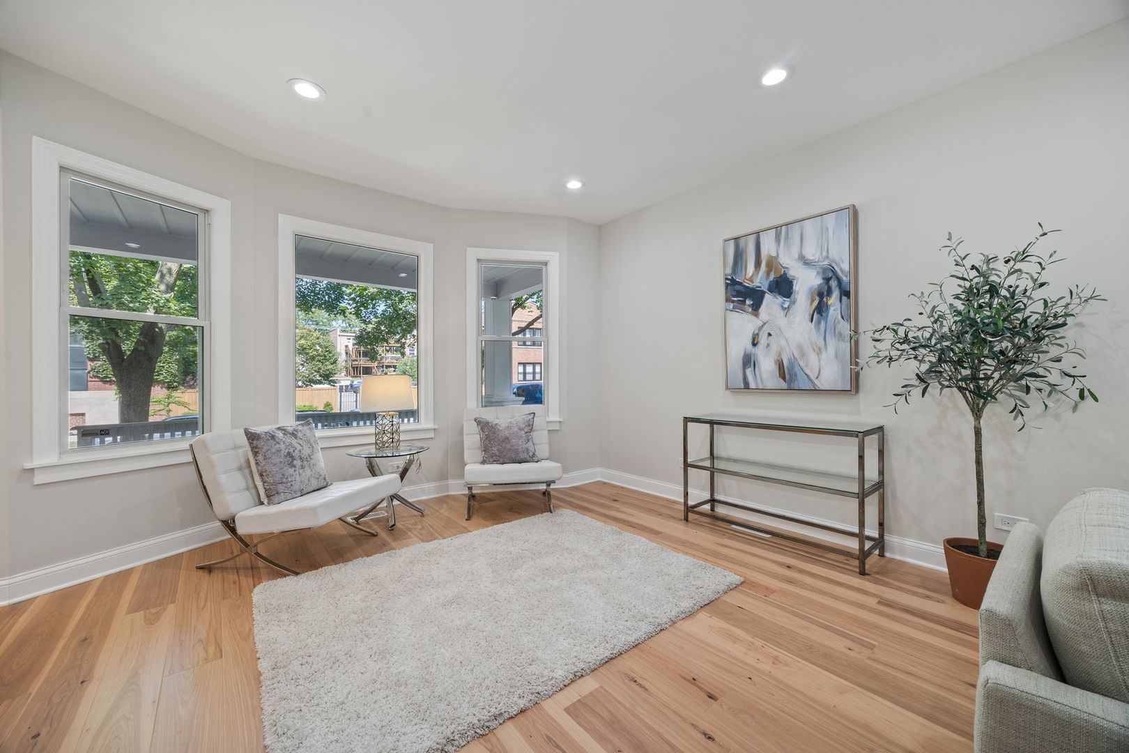 3311 W Belle Plaine Avenue