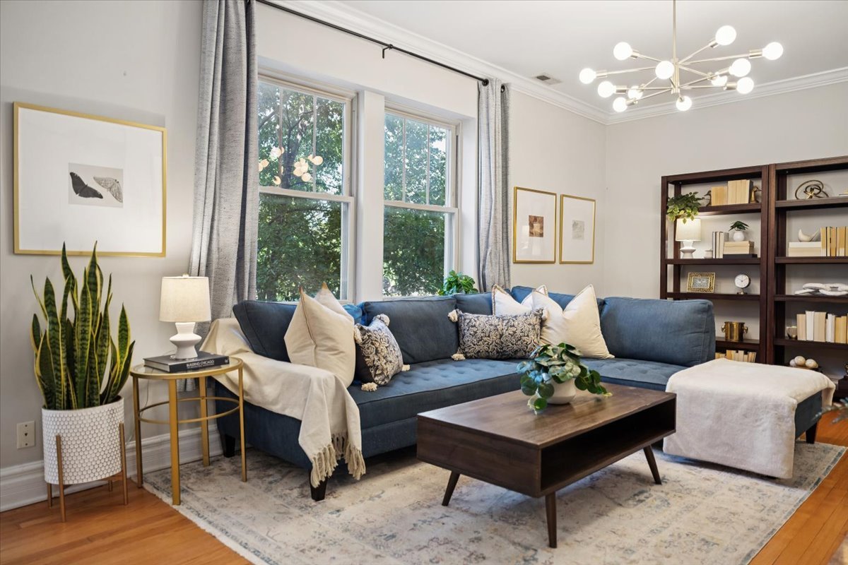 2139 N Kedzie Boulevard Unit: 2