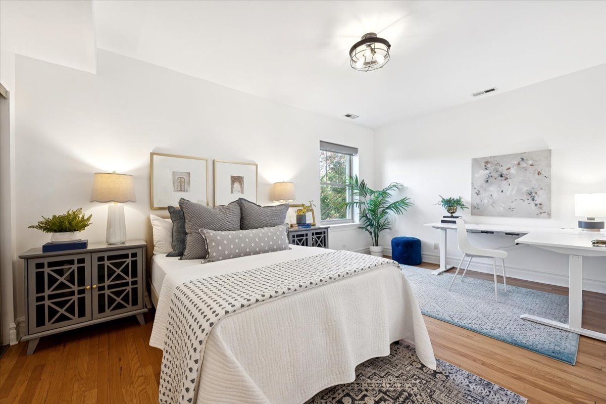 2139 N Kedzie Boulevard Unit: 2