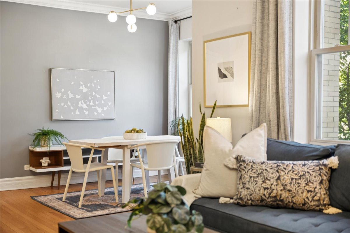 2139 N Kedzie Boulevard Unit: 2