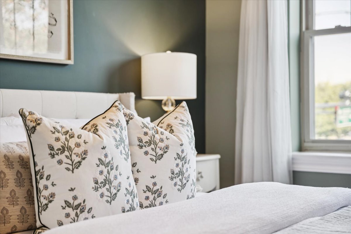 2139 N Kedzie Boulevard Unit: 2