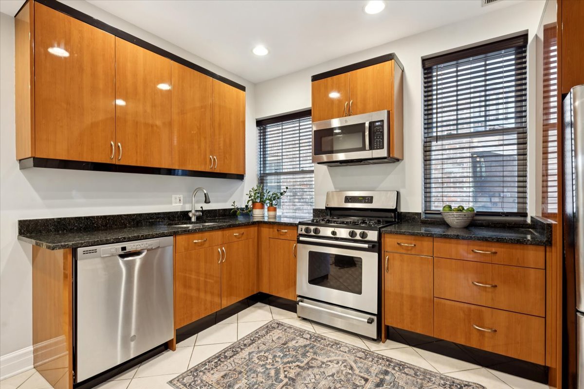 2139 N Kedzie Boulevard Unit: 2
