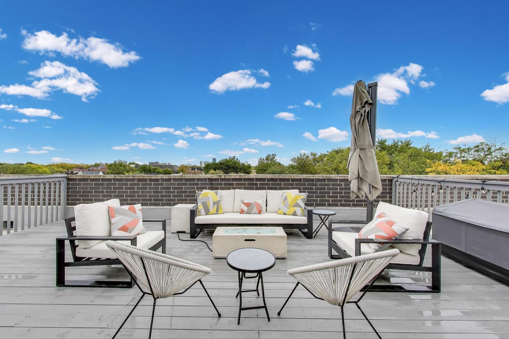 2352 W Winona Street Unit: 3E