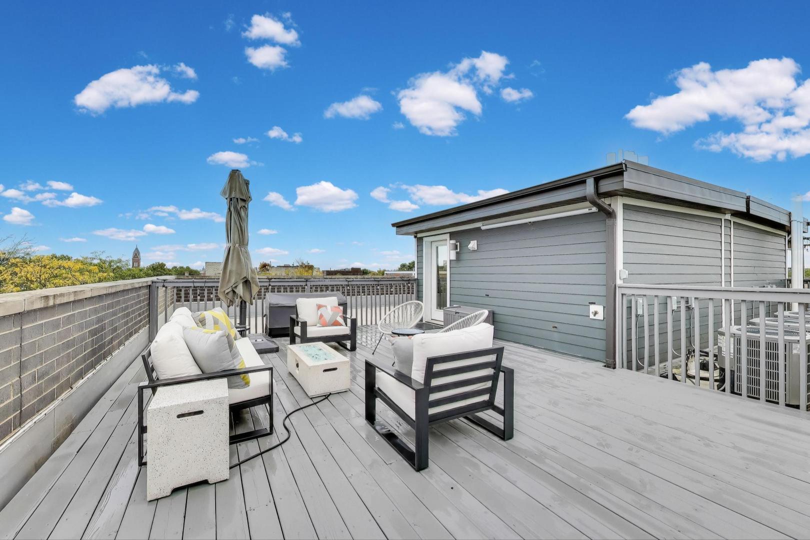 2352 W Winona Street Unit: 3E