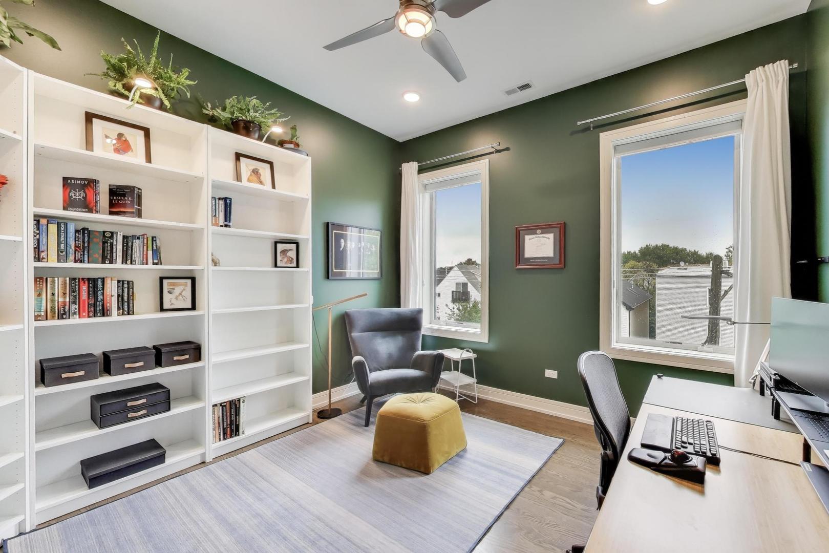 2352 W Winona Street Unit: 3E