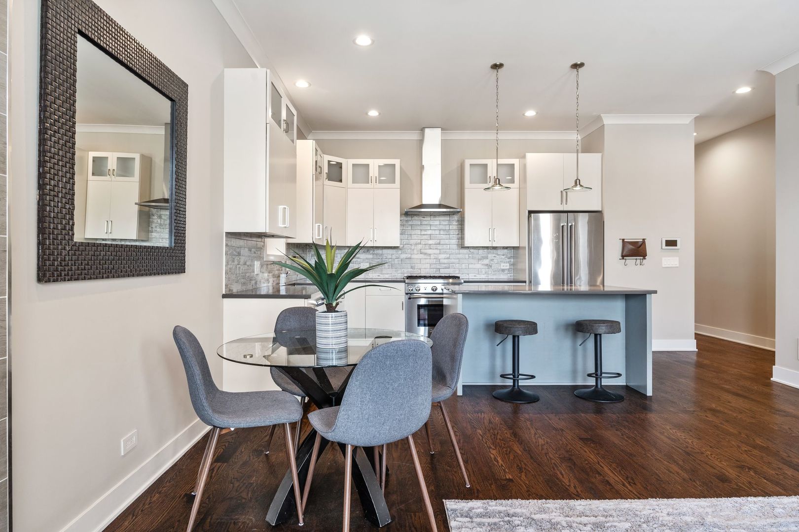 3035 W Belmont Avenue Unit: 3E
