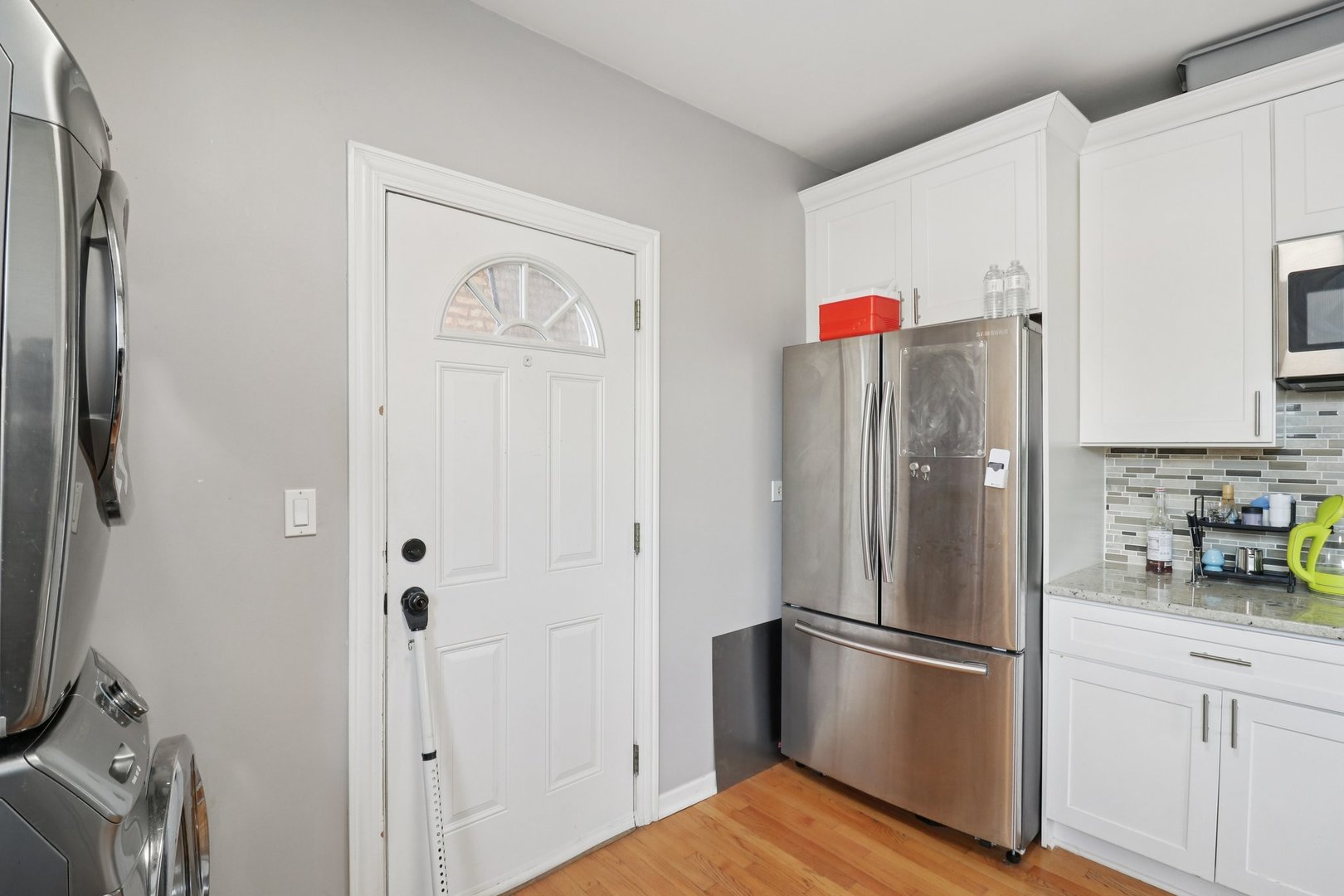 3558 W Belle Plaine Avenue Unit: 3