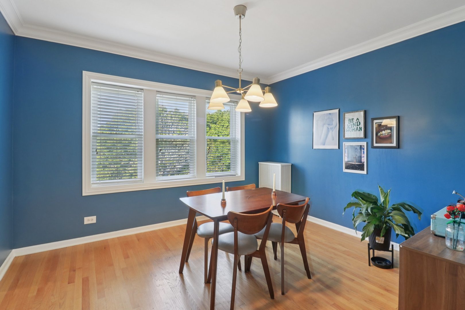 3558 W Belle Plaine Avenue Unit: 3