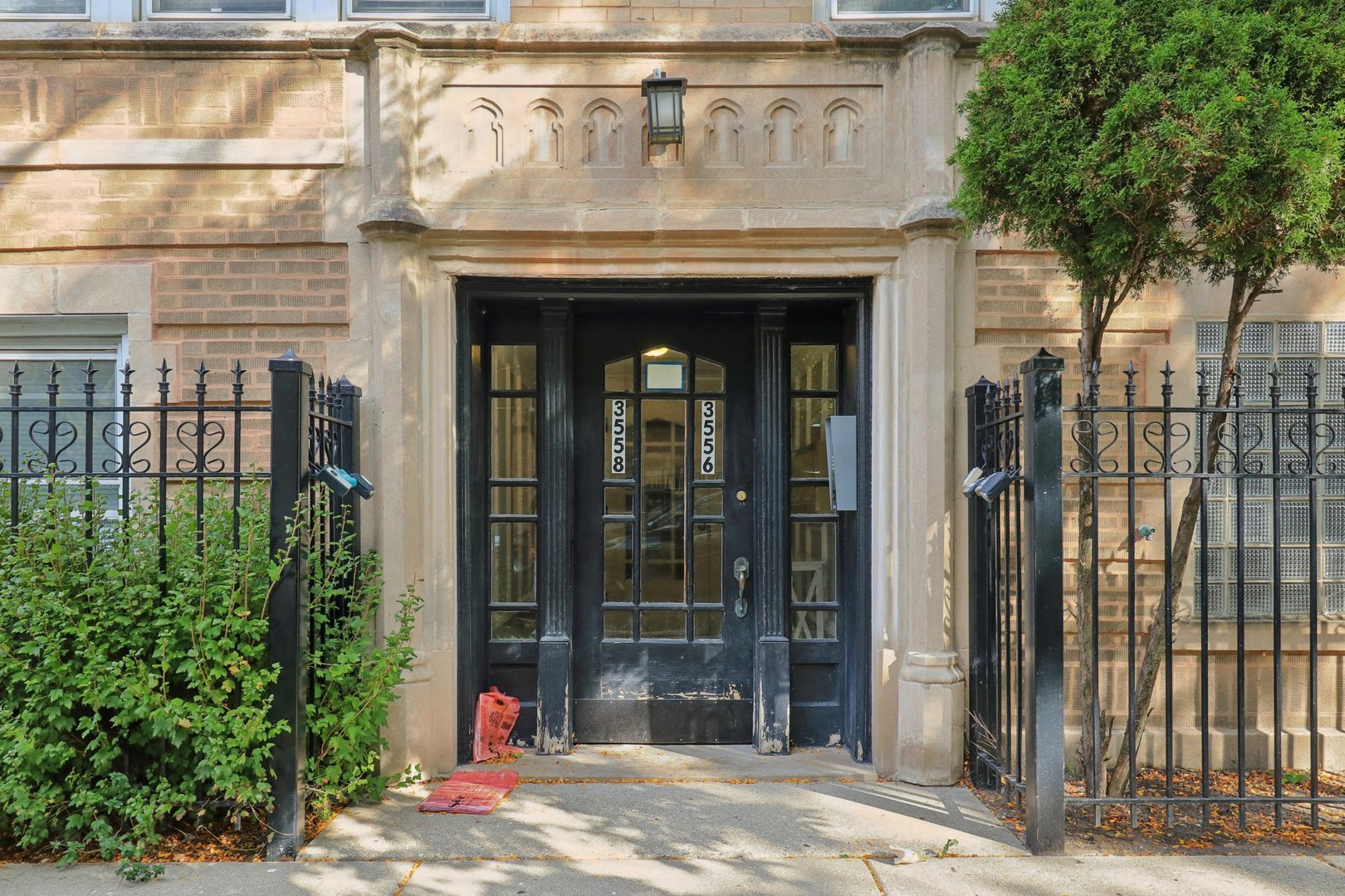 3558 W Belle Plaine Avenue Unit: 3