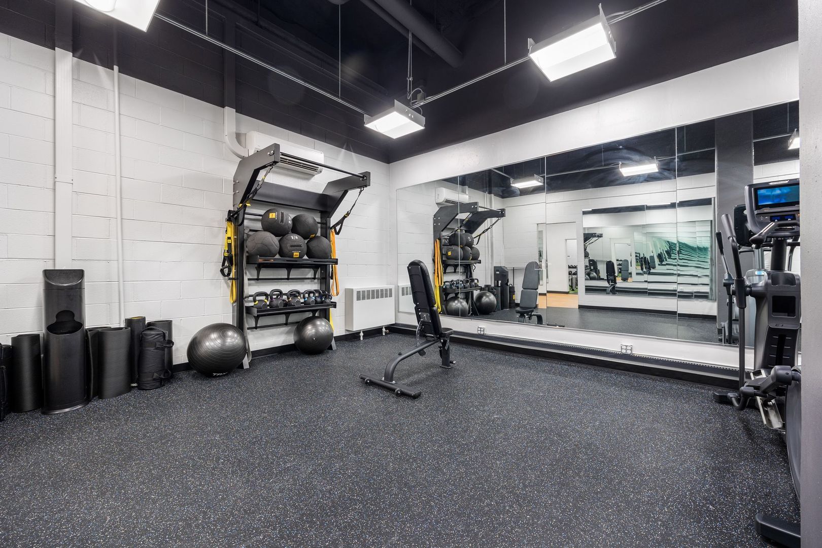 3550 N Lake Shore Drive Unit: 214