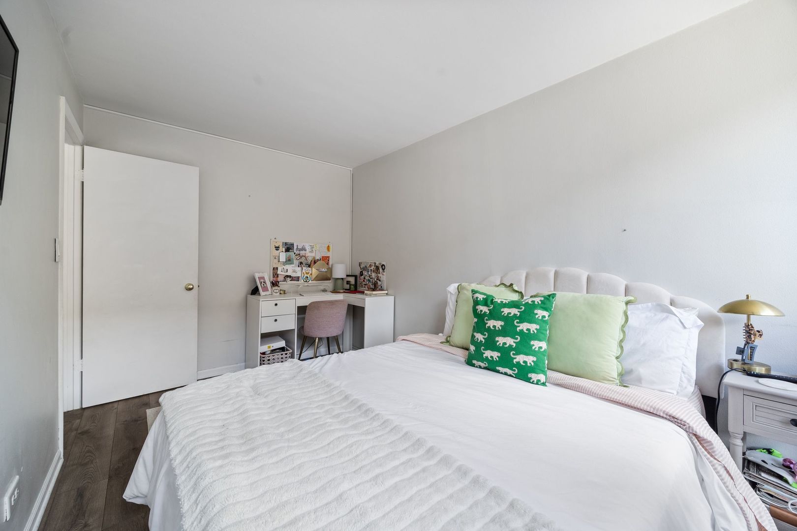 3550 N Lake Shore Drive Unit: 214