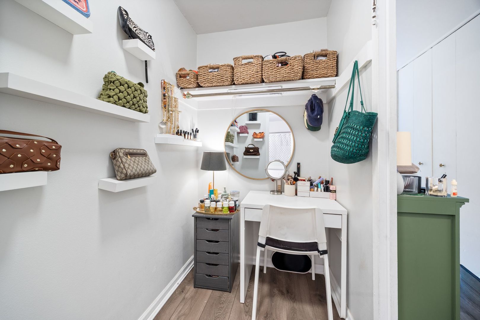 3550 N Lake Shore Drive Unit: 214