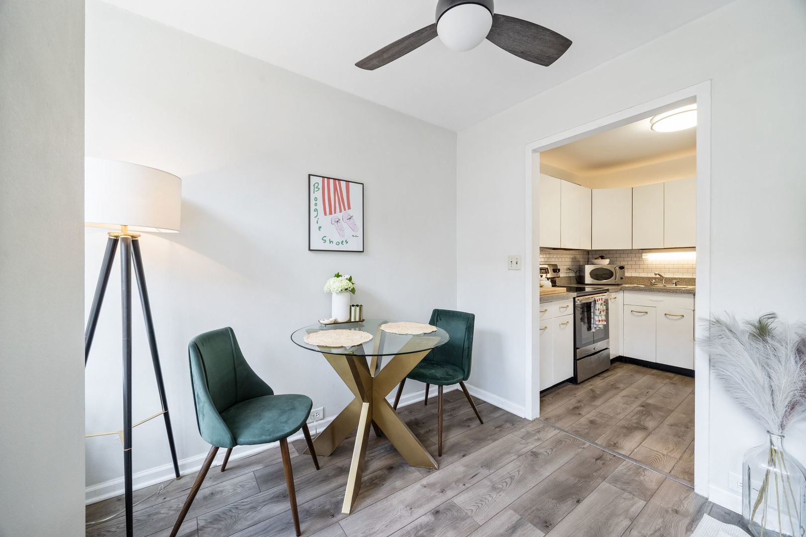 3550 N Lake Shore Drive Unit: 214