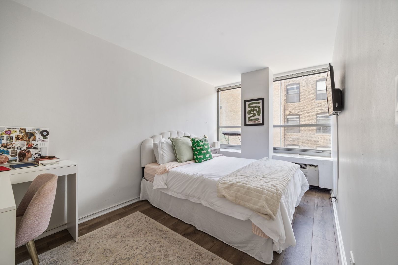 3550 N Lake Shore Drive Unit: 214