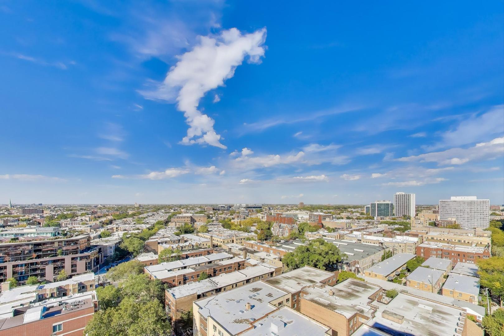 555 W CORNELIA Avenue Unit: 1711