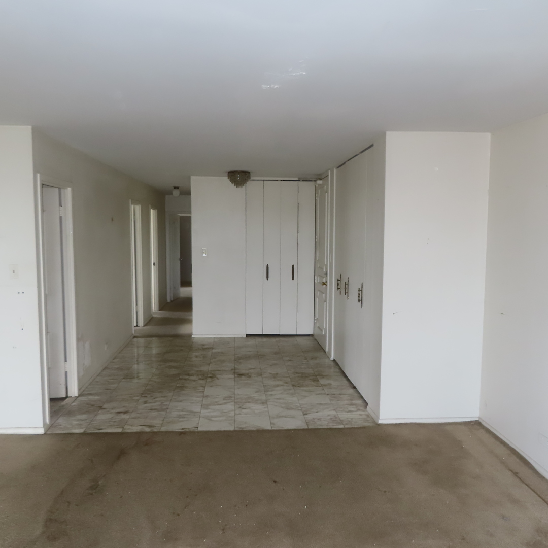 6833 N Kedzie Avenue Unit: 1516