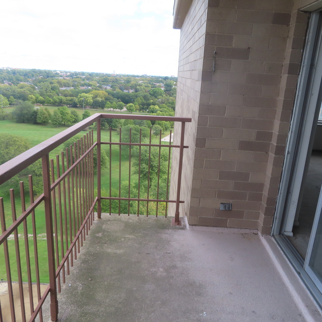 6833 N Kedzie Avenue Unit: 1516