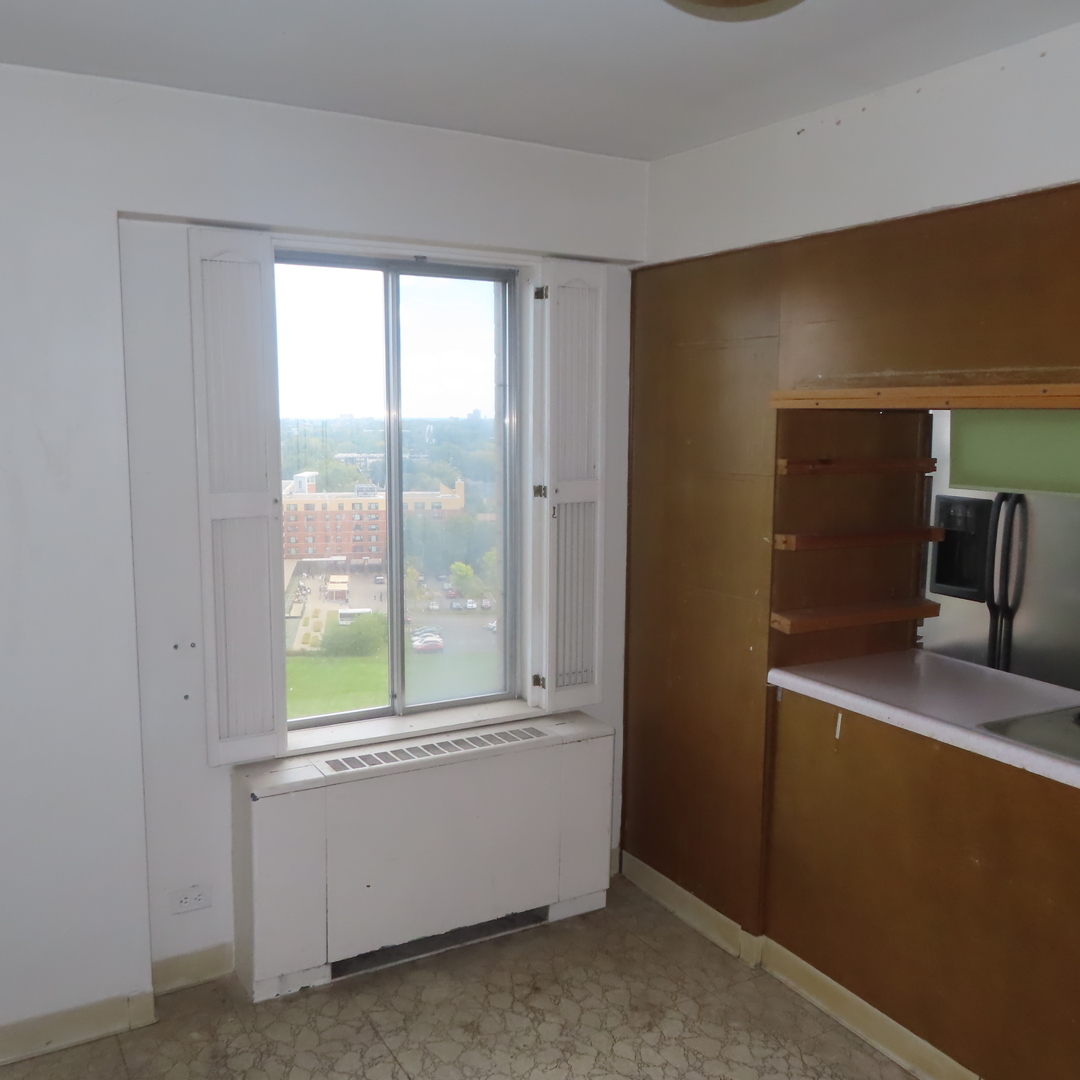6833 N Kedzie Avenue Unit: 1516