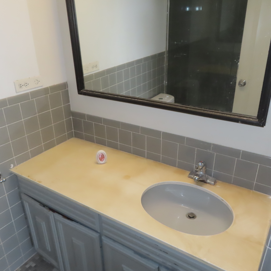 6833 N Kedzie Avenue Unit: 1516