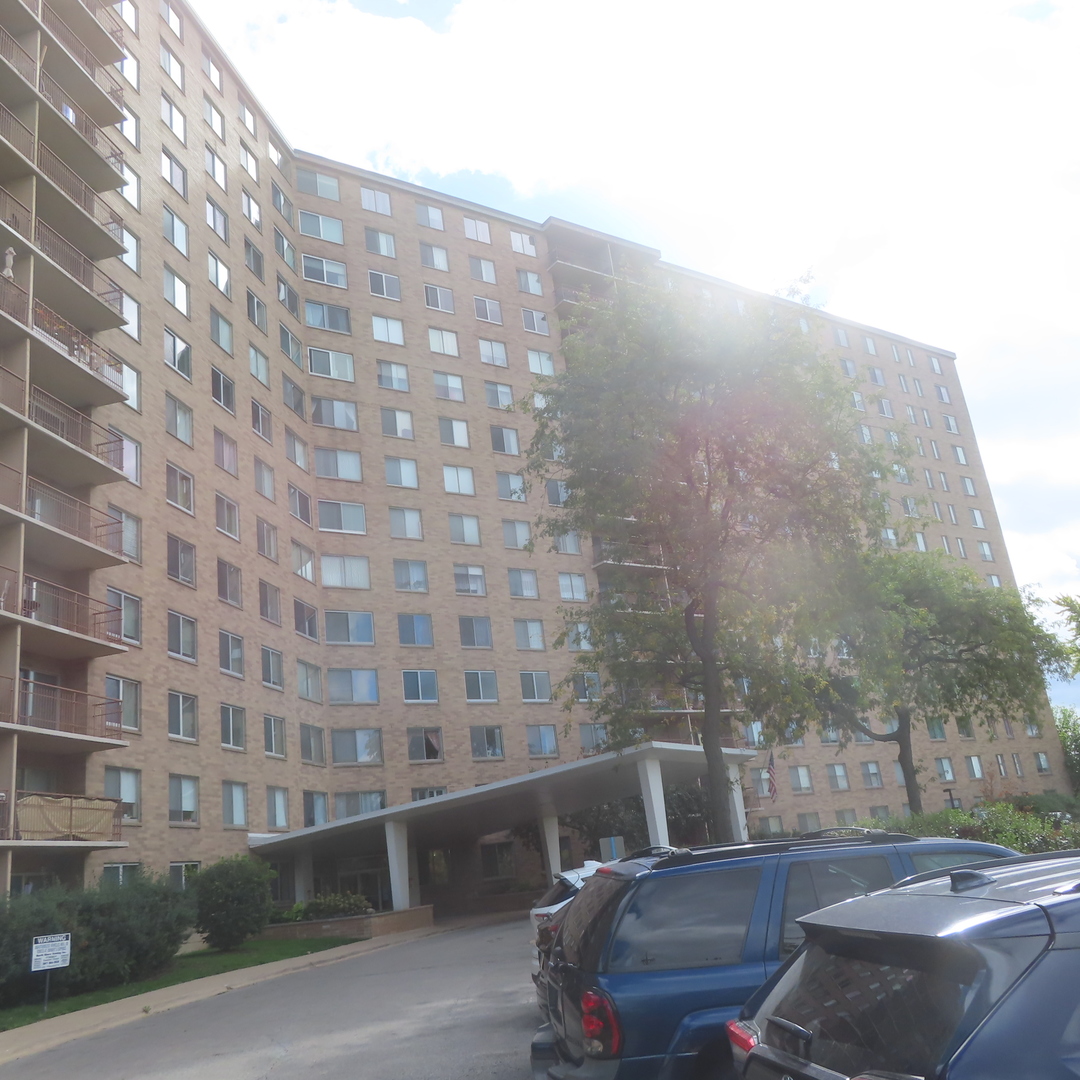 6833 N Kedzie Avenue Unit: 1516