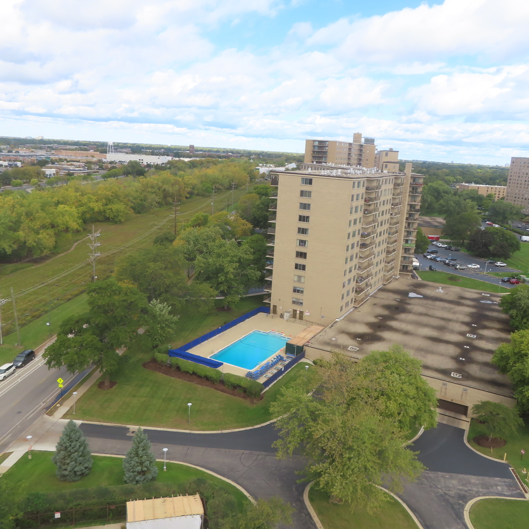 6833 N Kedzie Avenue Unit: 1516