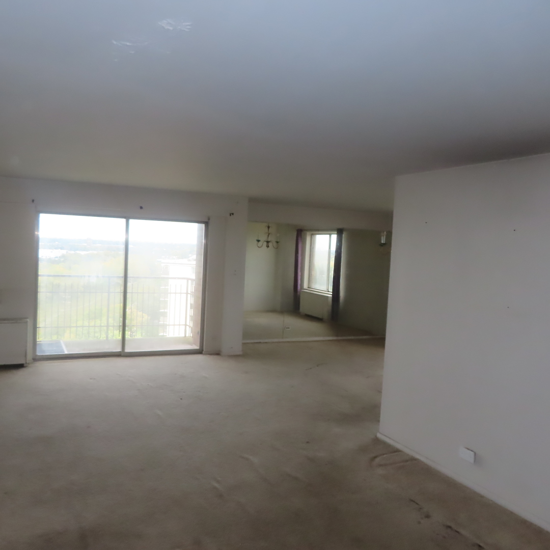 6833 N Kedzie Avenue Unit: 1516