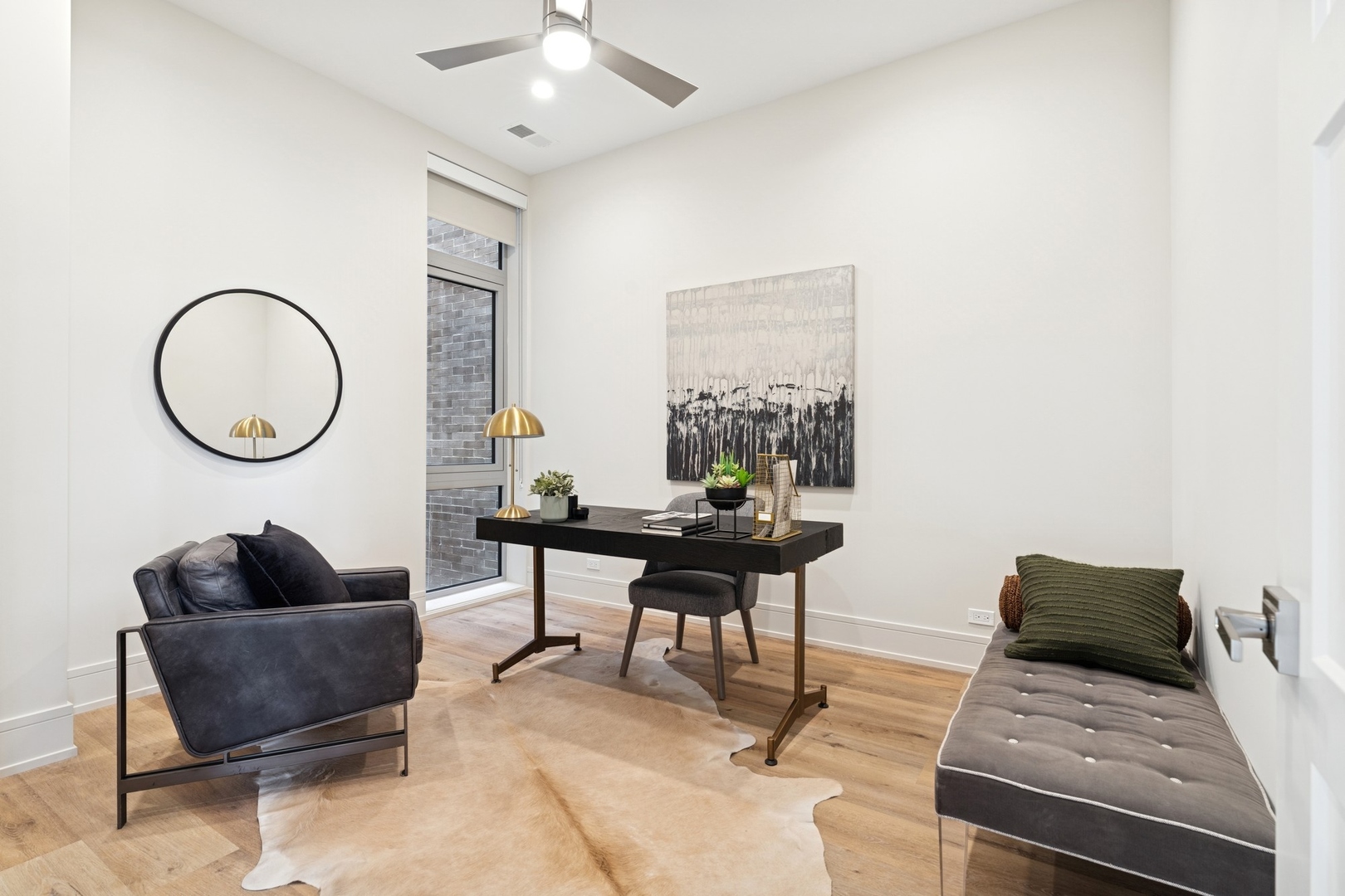 3951 N Wayne Avenue Unit: 107