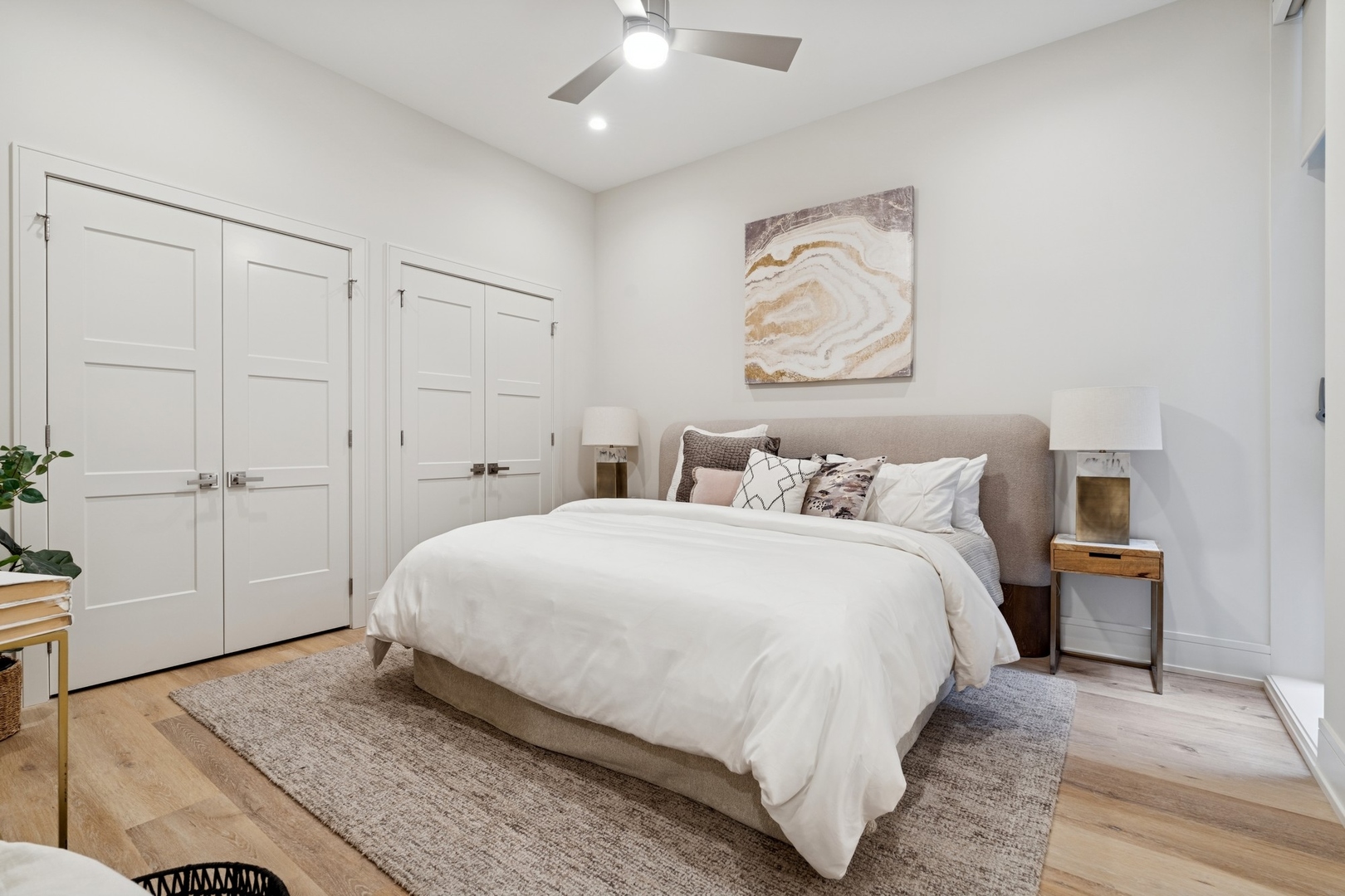 3951 N Wayne Avenue Unit: 107