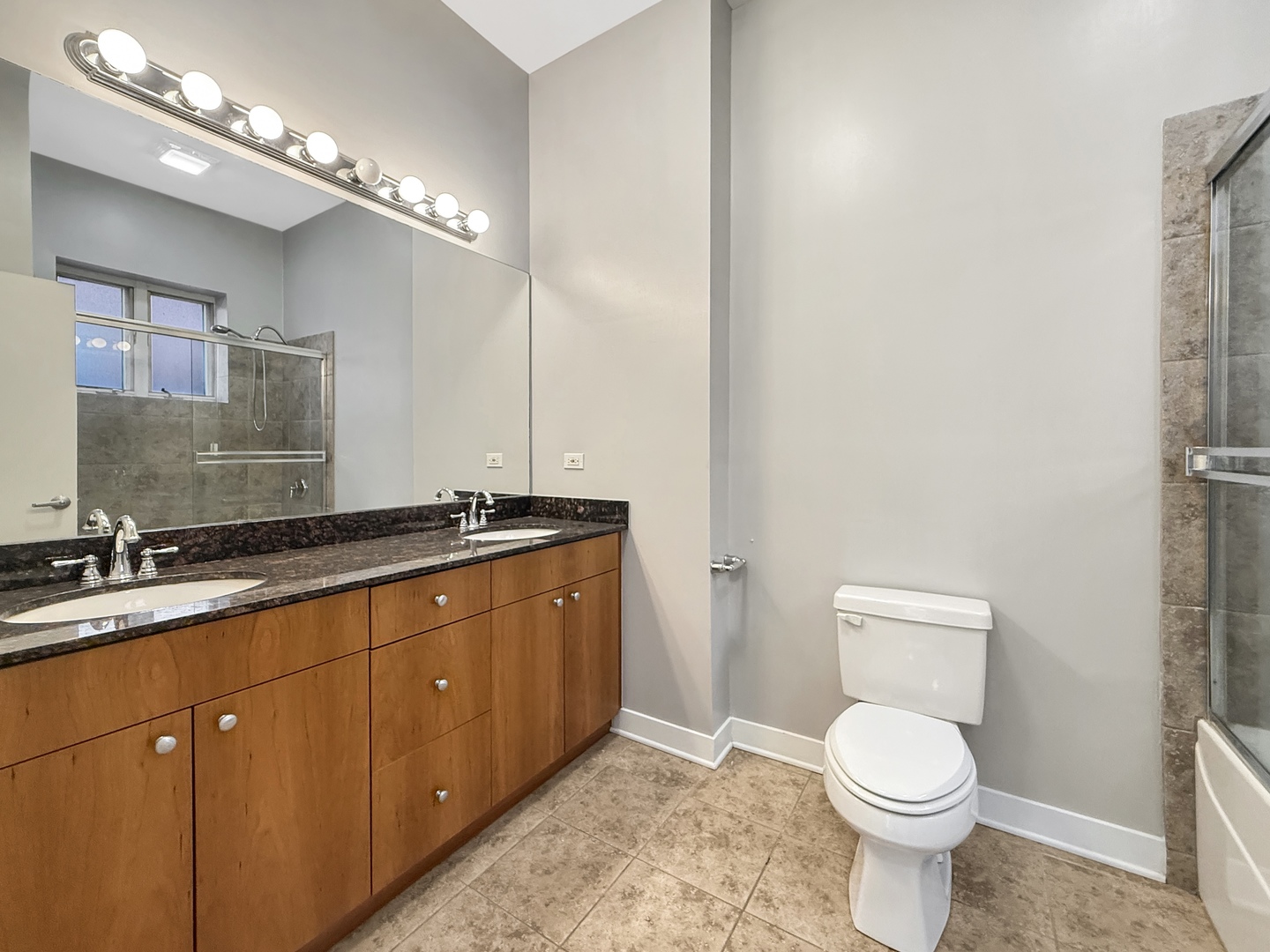 14 S Leavitt Street Unit: 3E