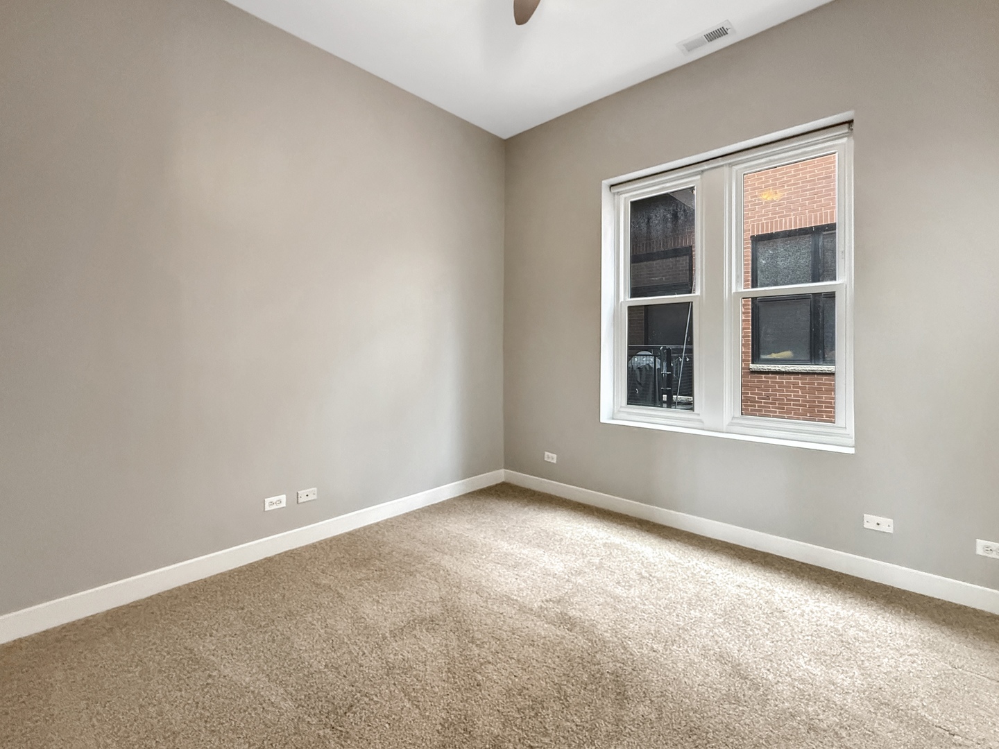 14 S Leavitt Street Unit: 3E