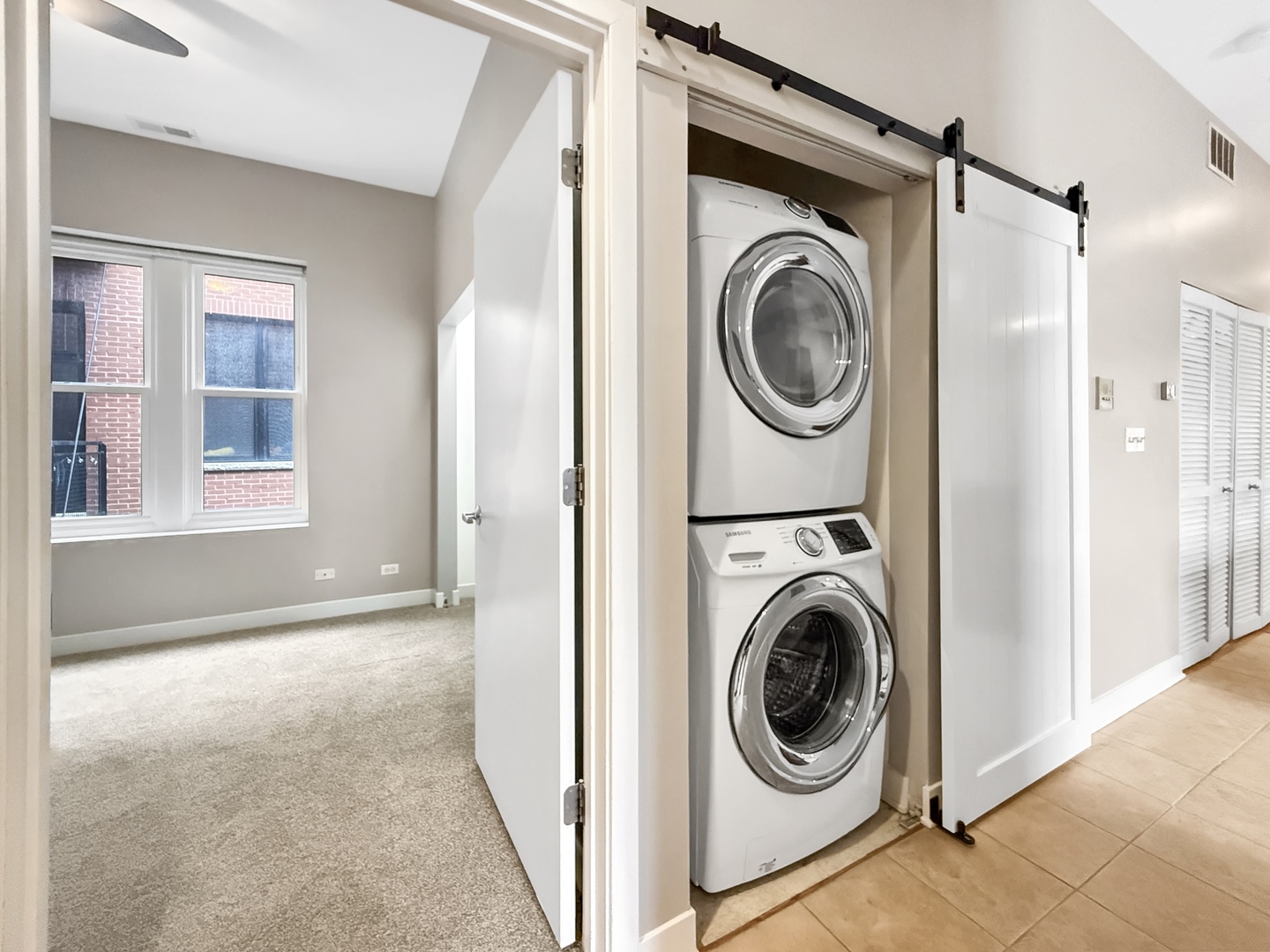 14 S Leavitt Street Unit: 3E