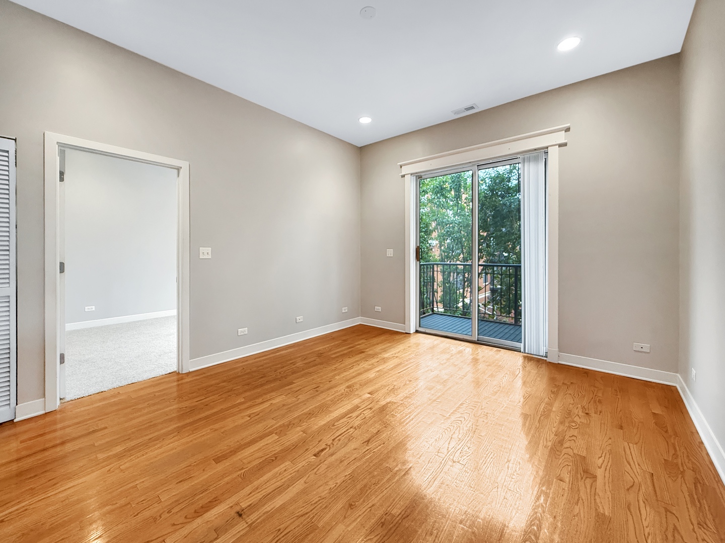 14 S Leavitt Street Unit: 3E