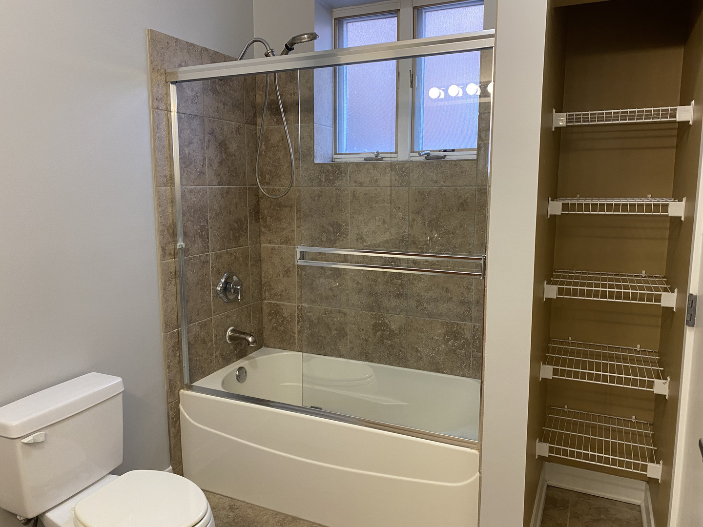 14 S Leavitt Street Unit: 3E