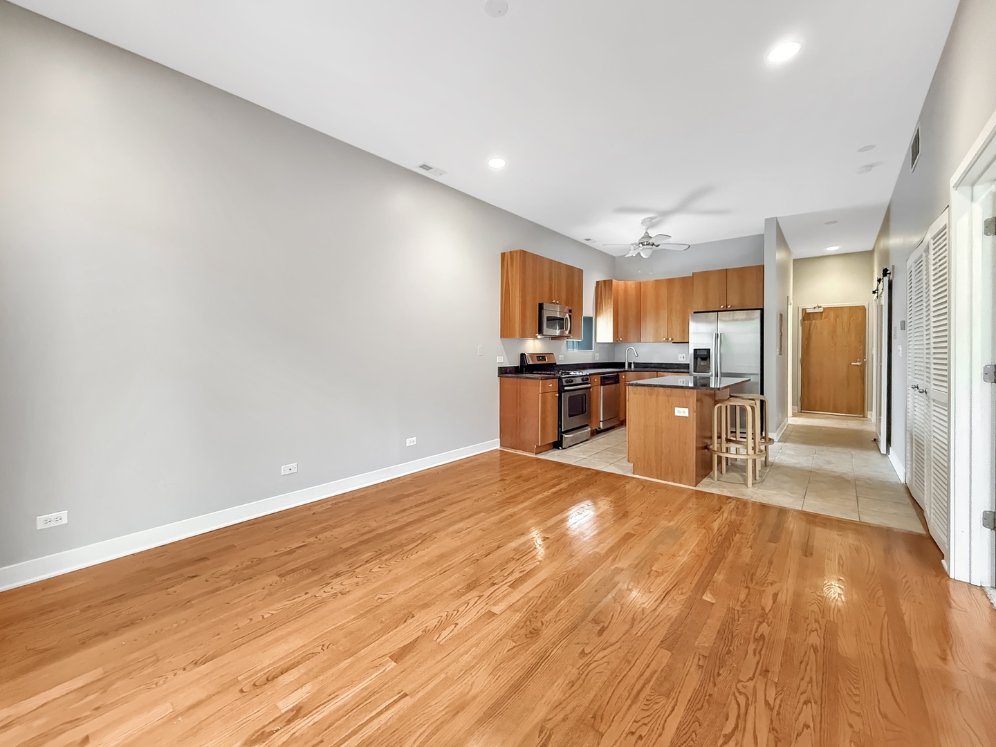 14 S Leavitt Street Unit: 3E
