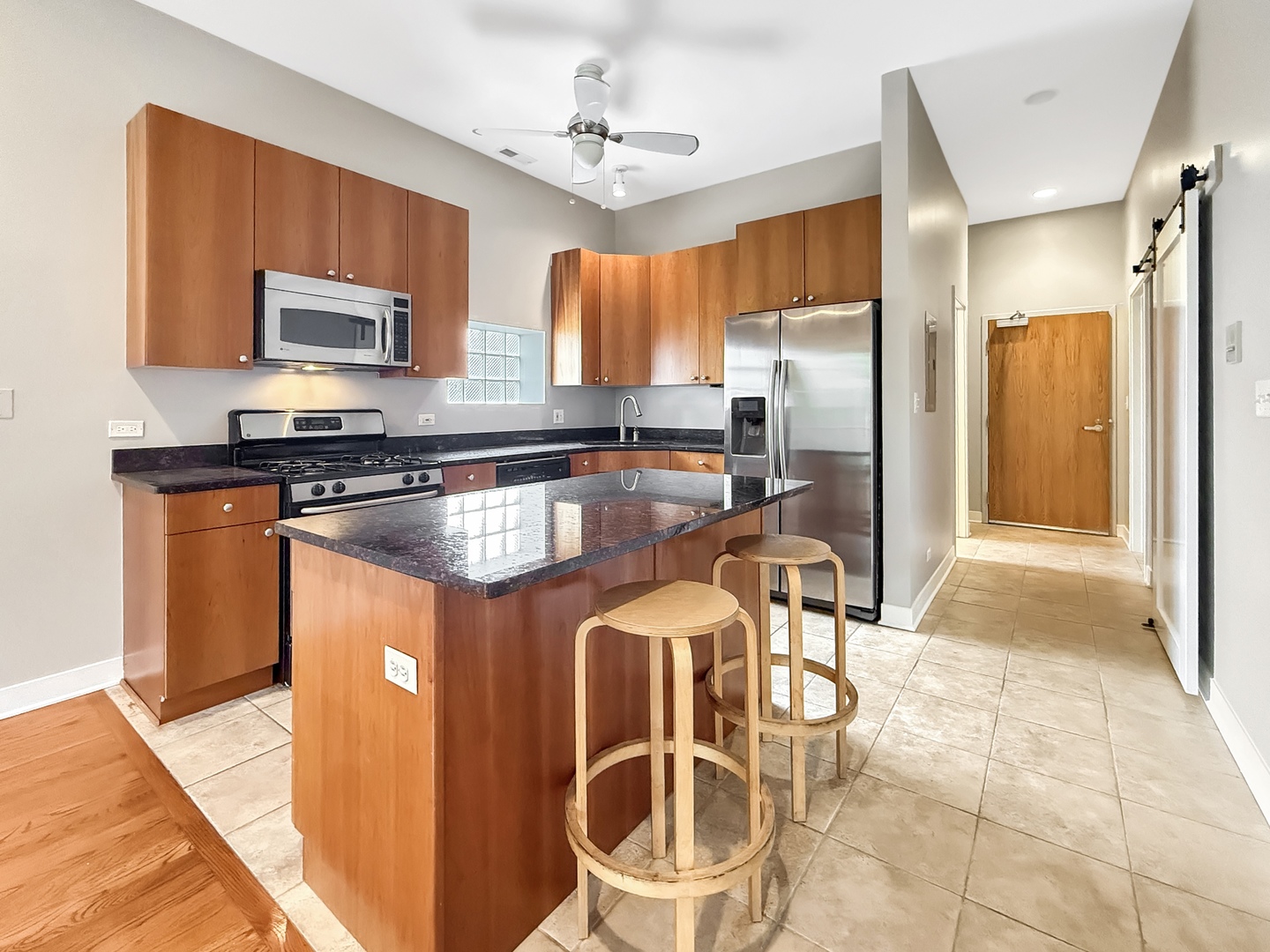 14 S Leavitt Street Unit: 3E
