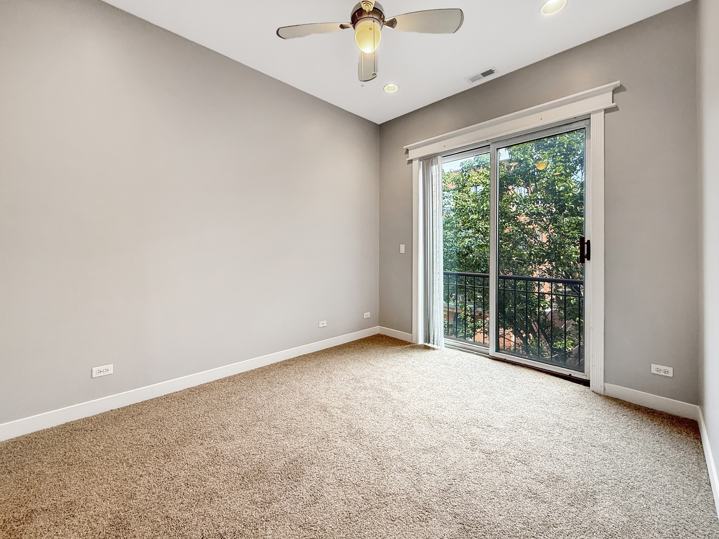 14 S Leavitt Street Unit: 3E