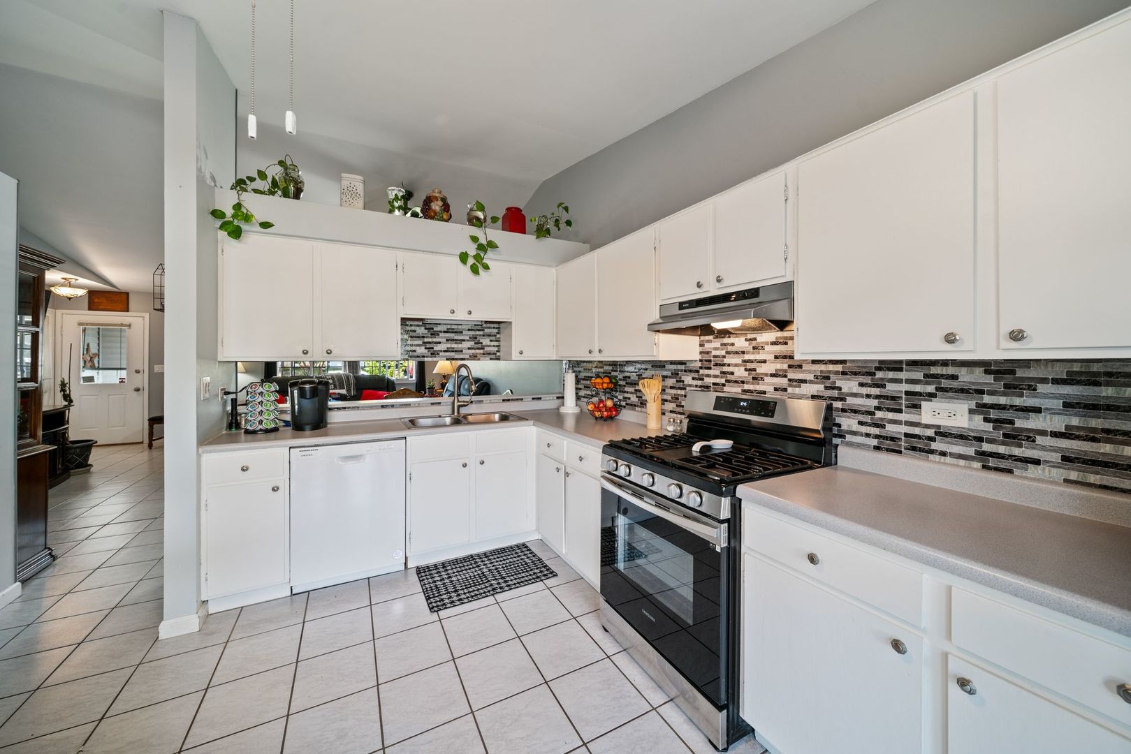 1292 Inverness Drive