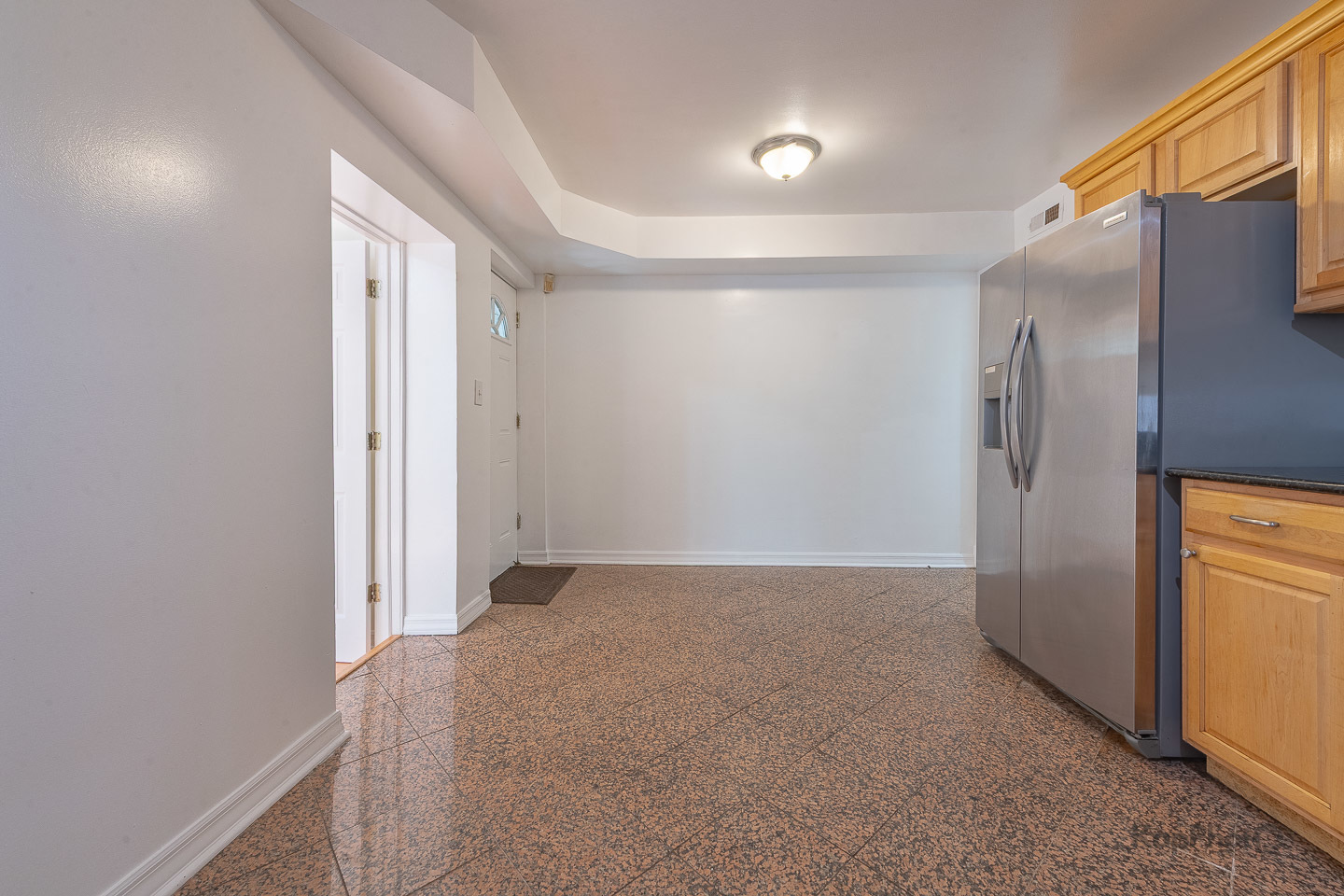 2041 W Jarvis Avenue Unit: 2E