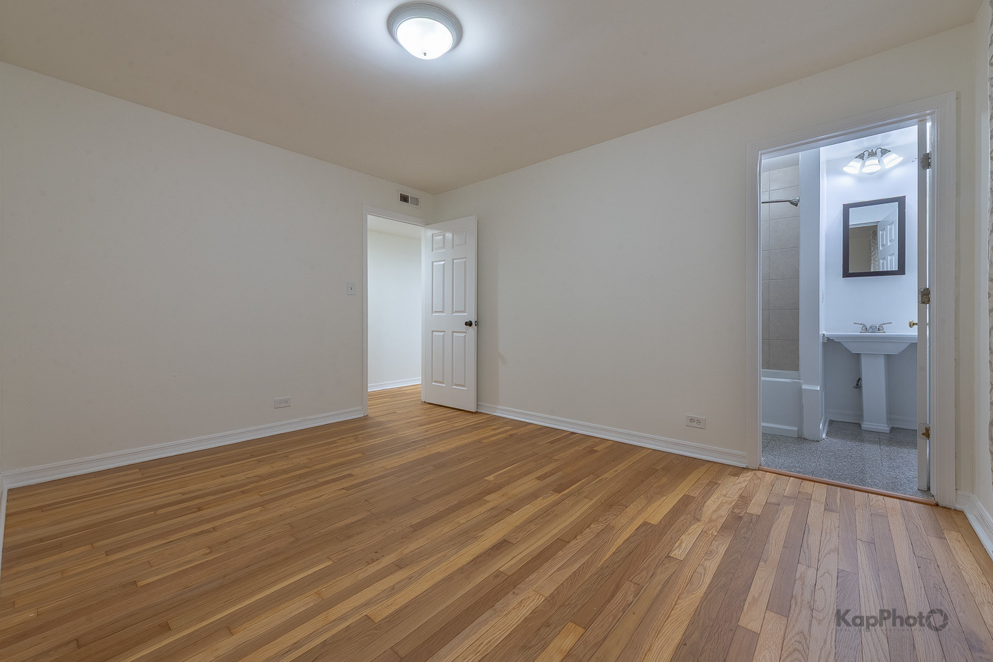 2041 W Jarvis Avenue Unit: 2E