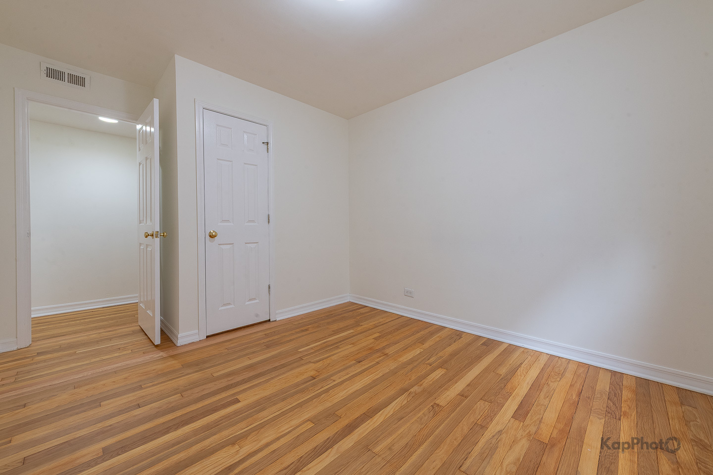 2041 W Jarvis Avenue Unit: 2E