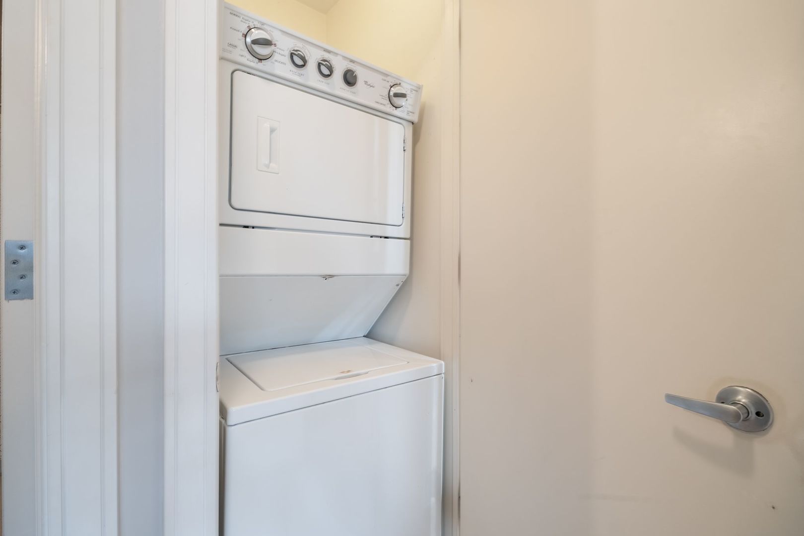 711 W Grand Avenue Unit: 404