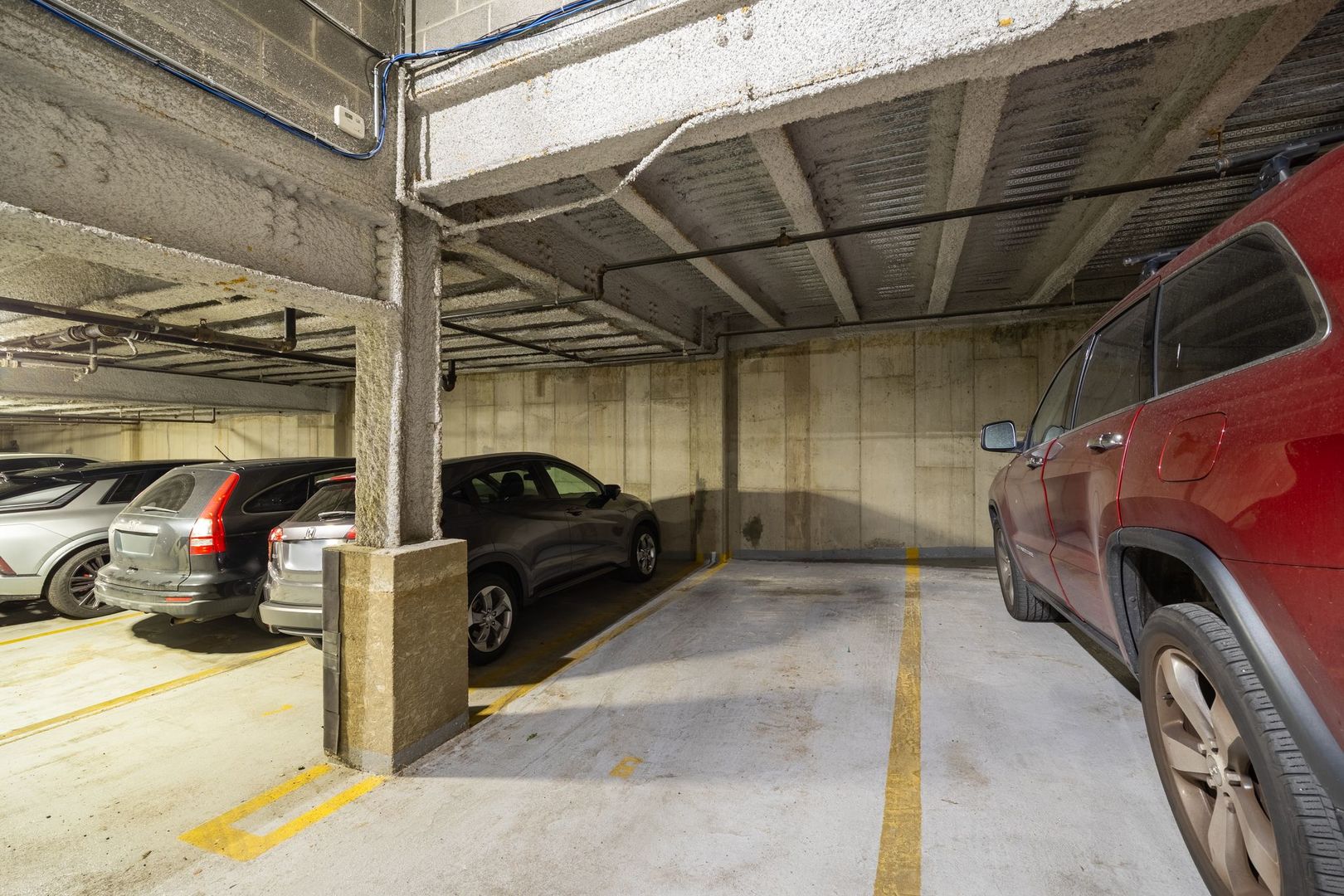 711 W Grand Avenue Unit: 404