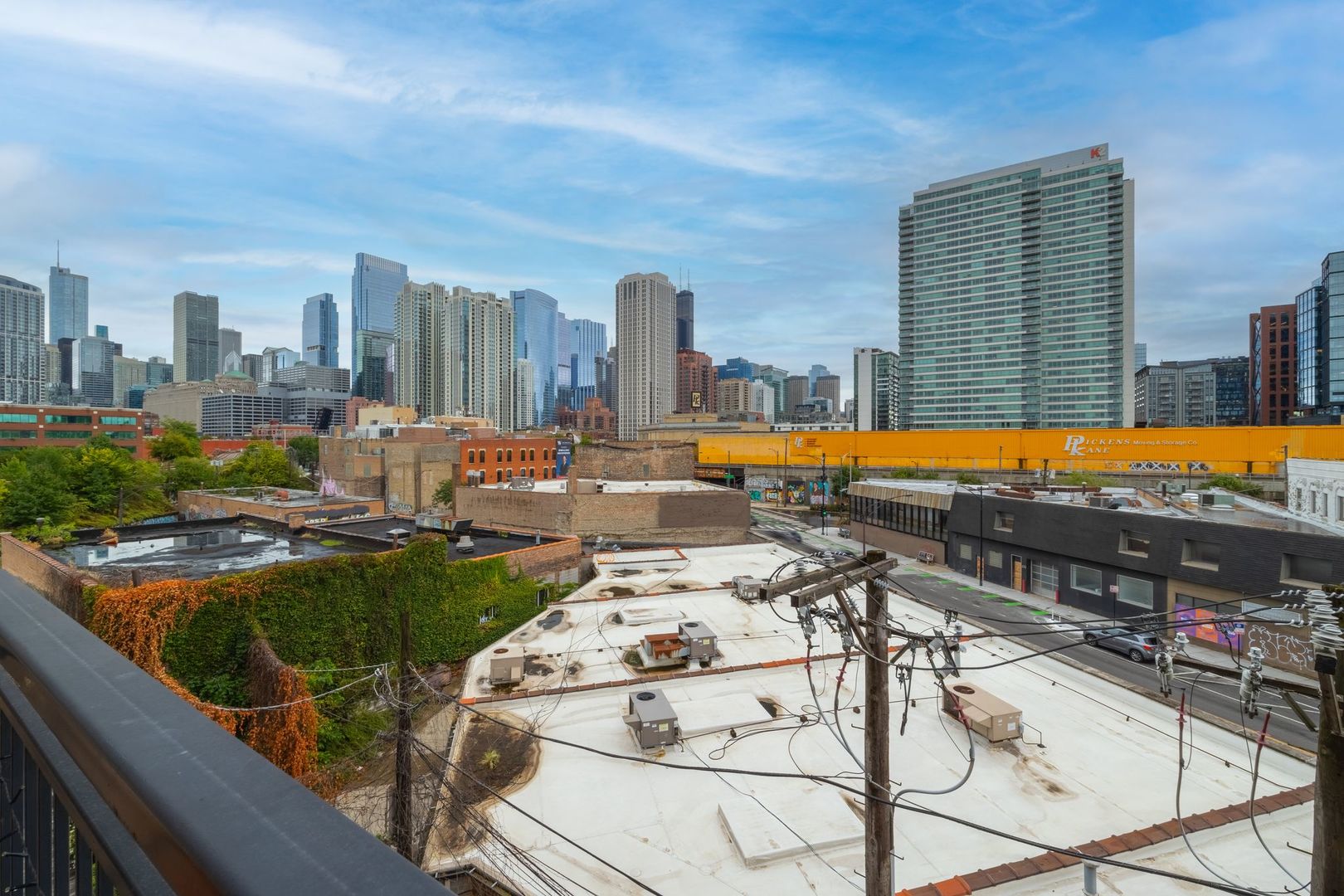 711 W Grand Avenue Unit: 404
