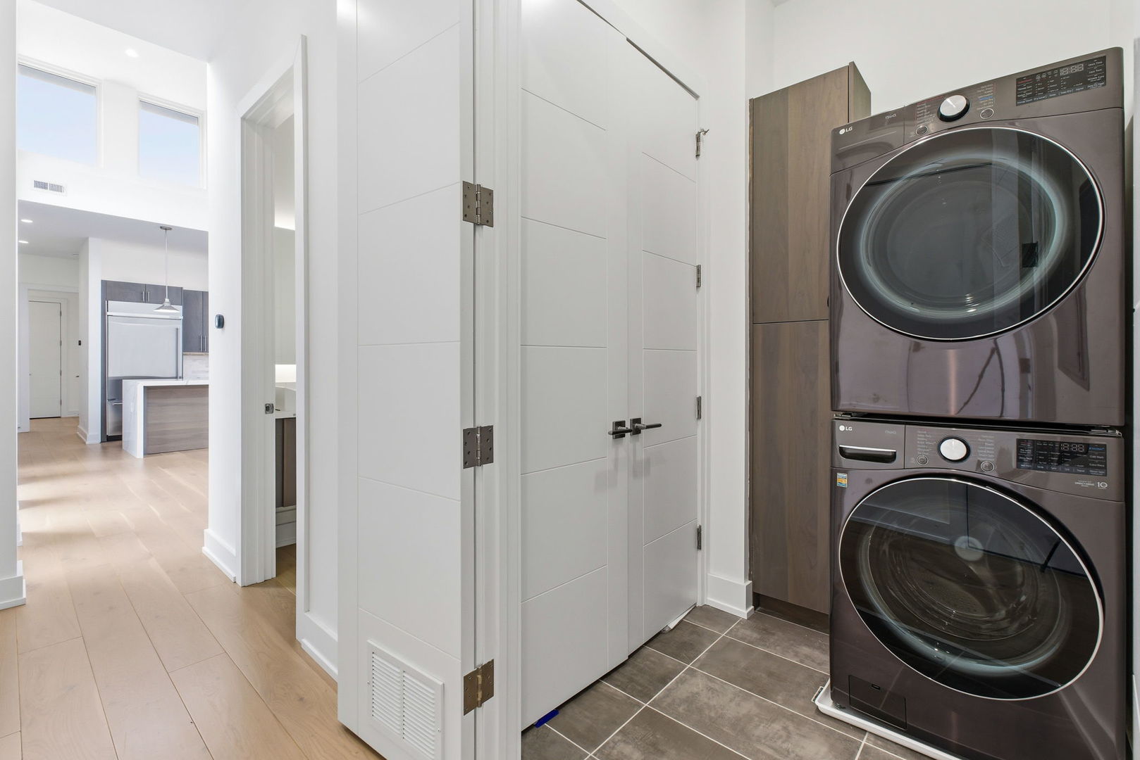 1656 W Wrightwood Avenue Unit: 3