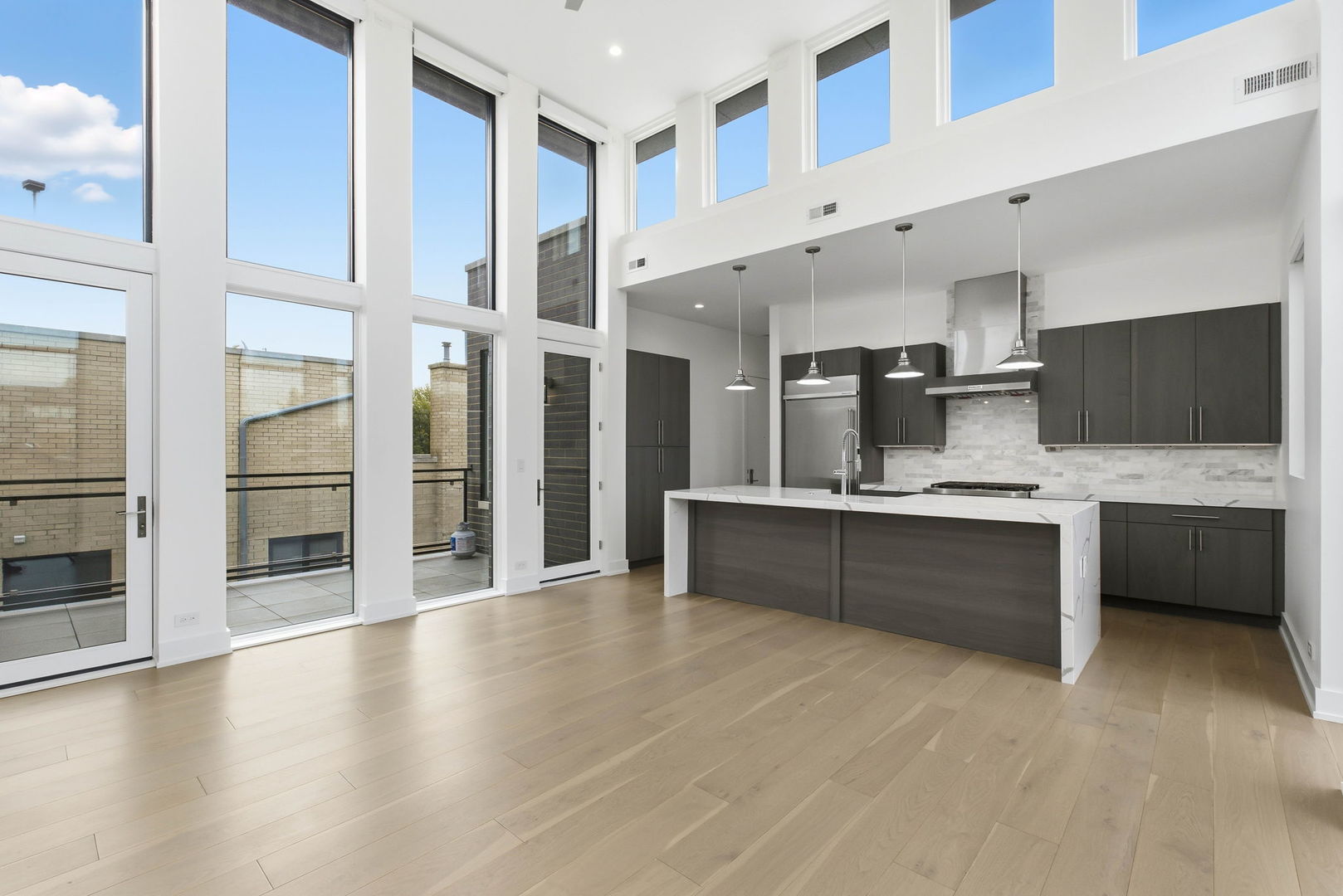 1656 W Wrightwood Avenue Unit: 3