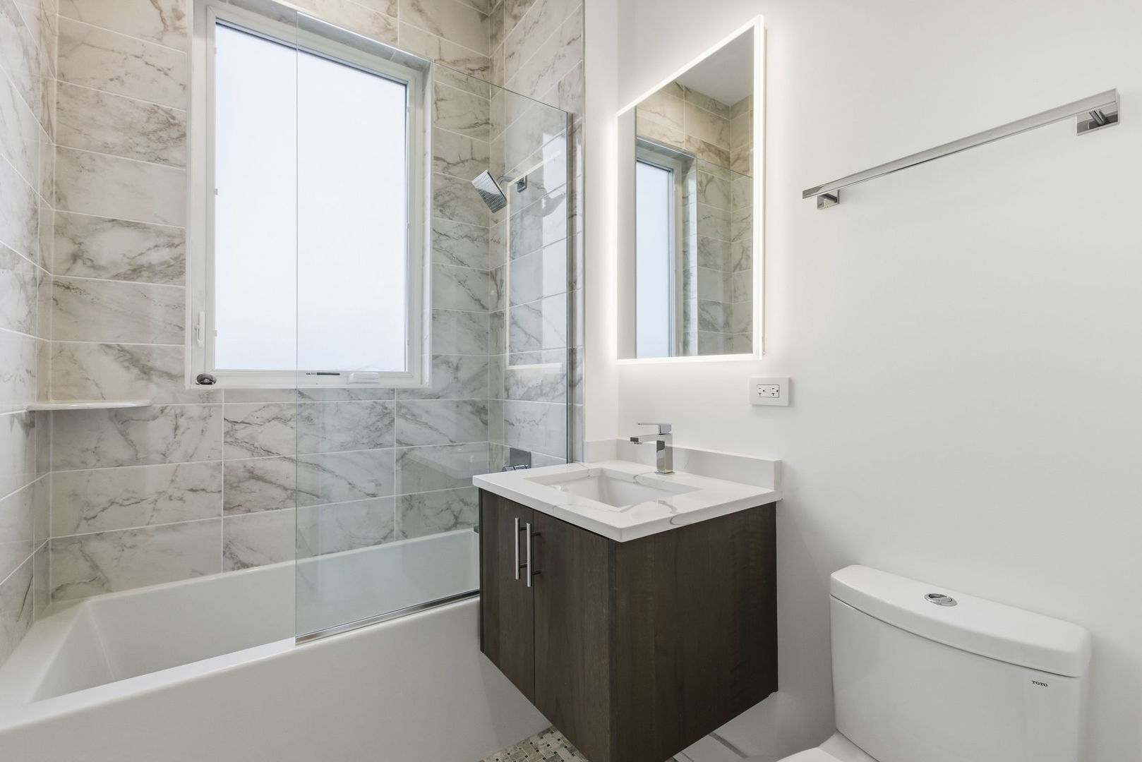 1656 W Wrightwood Avenue Unit: 3