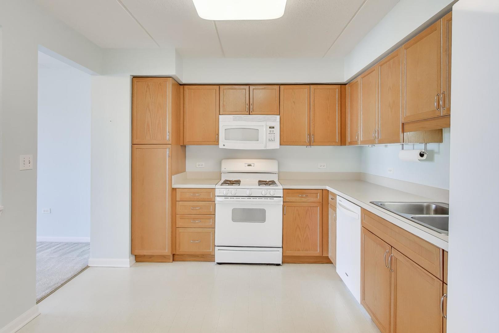 370 S WESTERN Avenue Unit: 505